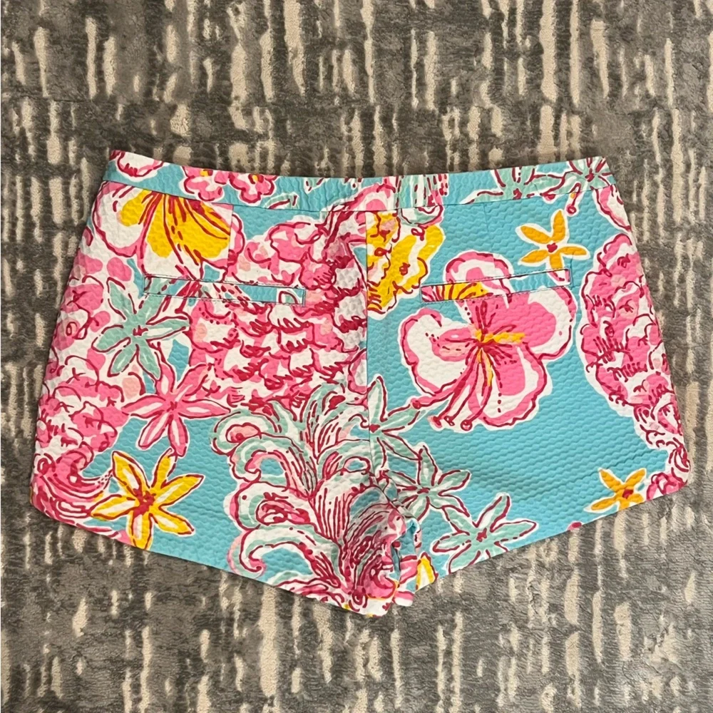 Lilly Pulitzer Adie Shorts in Breakwater Blue Floral, size 6, EUC